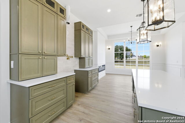 Image 19 of 50 For 232 Spring Creek