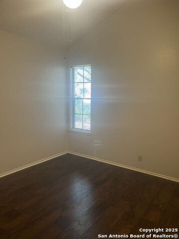 Image 17 of 25 For 15215 Bent Moss