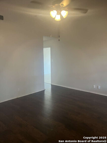 Image 24 of 25 For 15215 Bent Moss