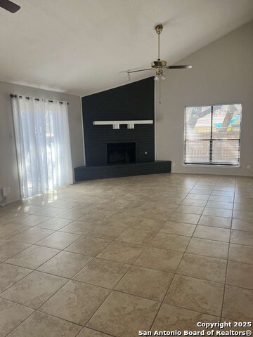 Image 4 of 25 For 15215 Bent Moss