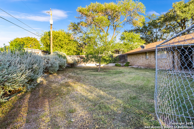 Image 45 of 46 For 5523 King Richard St