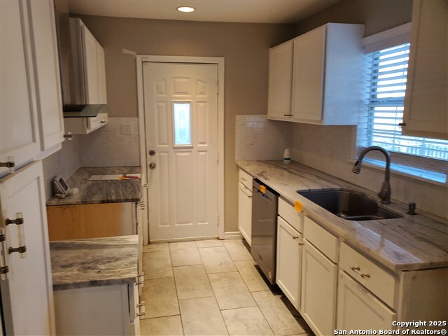 Image 2 of 10 For 2118 Burnet