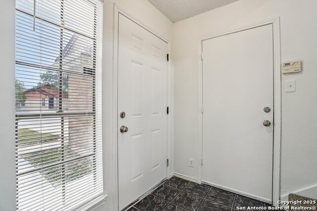 Image 5 of 42 For 6222 Candleview Ct