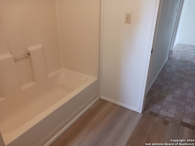 Image 11 of 18 For 23717 Wood Park 3