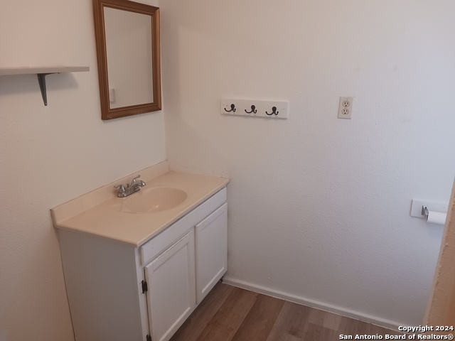 Image 9 of 18 For 23717 Wood Park 3