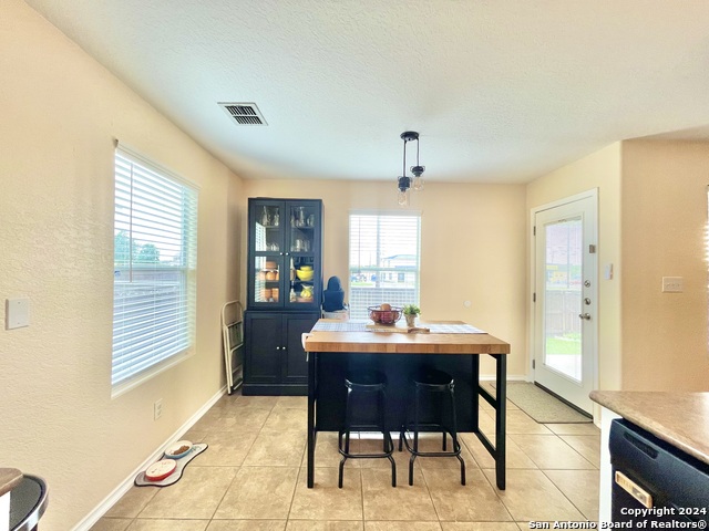 Listing photo id 11 for 3611 Alonzo  