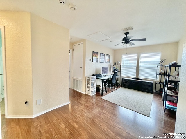 Listing photo id 16 for 3611 Alonzo  