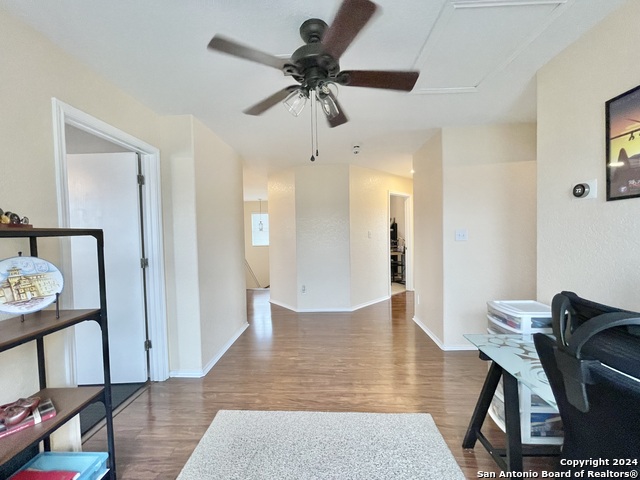 Listing photo id 18 for 3611 Alonzo  