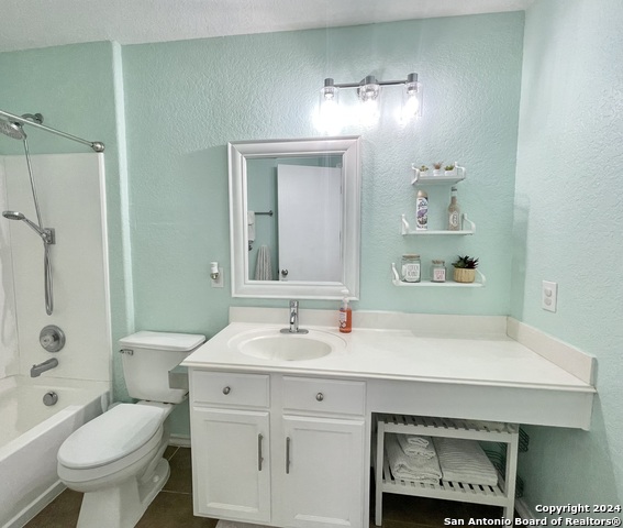 Listing photo id 30 for 3611 Alonzo  