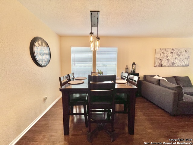 Listing photo id 3 for 3611 Alonzo  