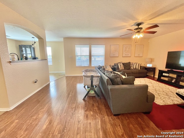 Listing photo id 5 for 3611 Alonzo  