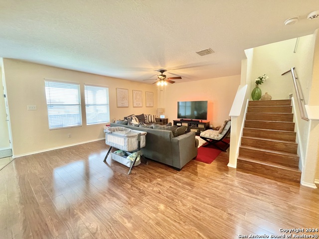 Listing photo id 6 for 3611 Alonzo  