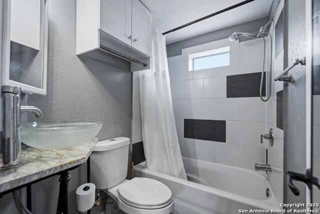 Image 18 of 36 For 3585 Pittman