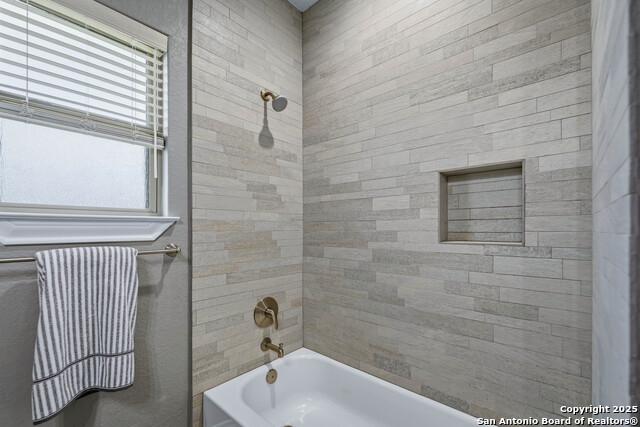 Image 35 of 36 For 3585 Pittman