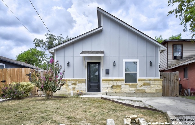 Details for 1303 Lombrano St, San Antonio, TX 78207