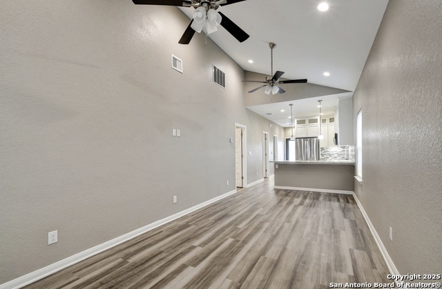 Image 11 of 34 For 1303 Lombrano St