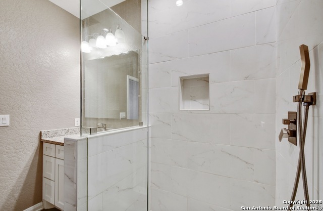 Image 17 of 34 For 1303 Lombrano St