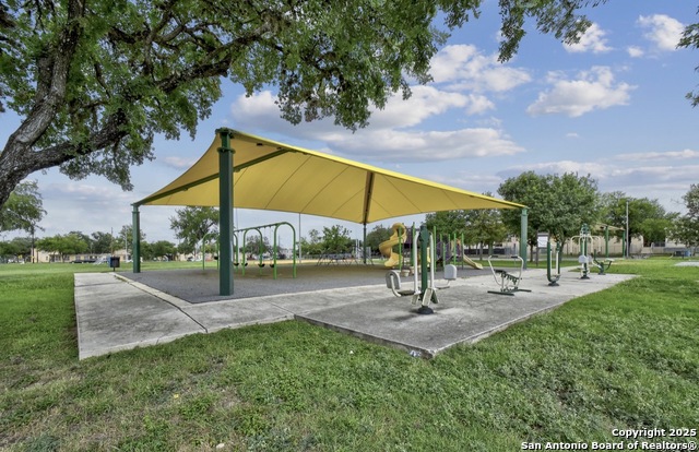 Image 27 of 34 For 1303 Lombrano St