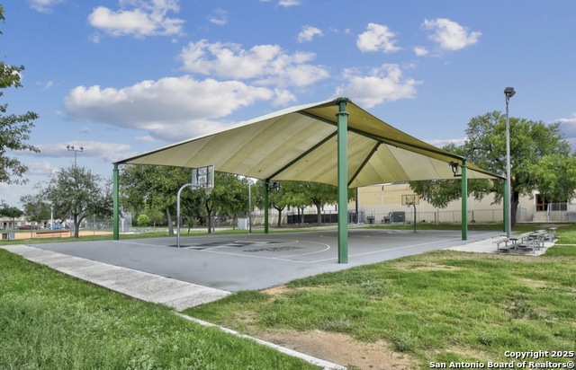 Image 29 of 34 For 1303 Lombrano St