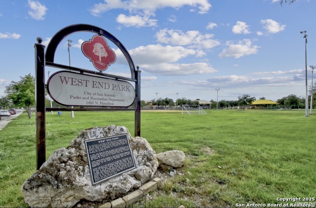 Image 31 of 34 For 1303 Lombrano St