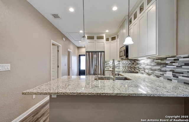 Image 7 of 34 For 1303 Lombrano St