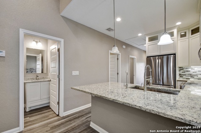 Image 8 of 34 For 1303 Lombrano St