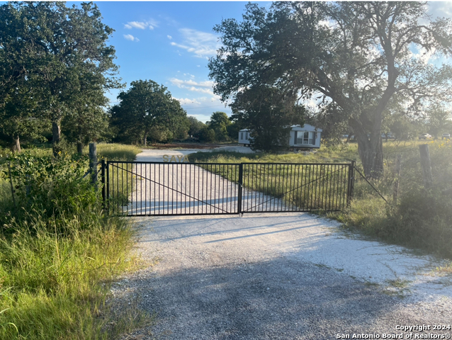 Details for 35 N Creek , Comfort, TX 78013