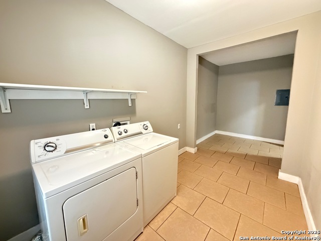 Image 8 of 9 For 1511 Ashby Pl W 1