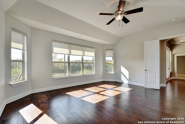 Image 25 of 41 For 930 Dulce  