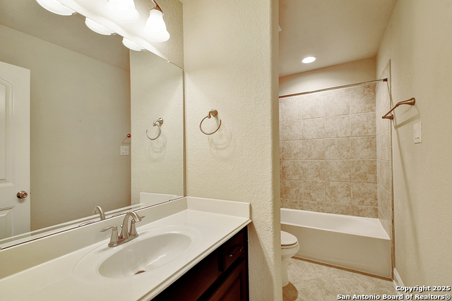 Image 33 of 41 For 930 Dulce  