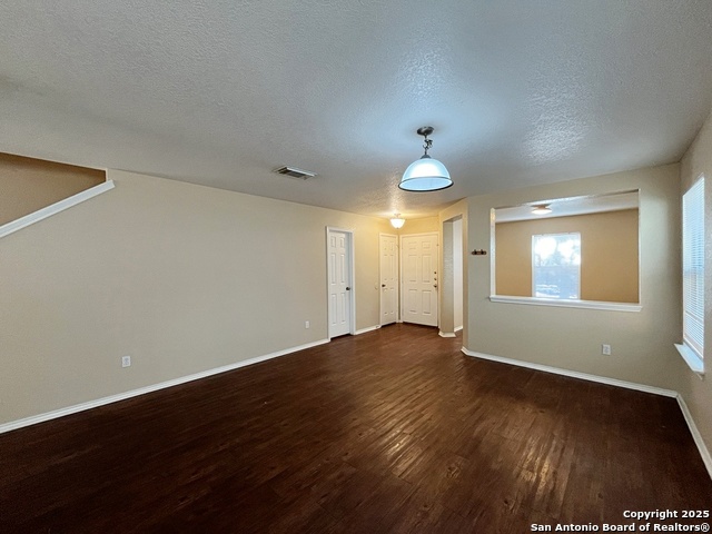 Image 13 of 44 For 329 Agency Oaks