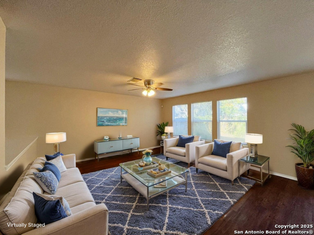 Image 3 of 44 For 329 Agency Oaks