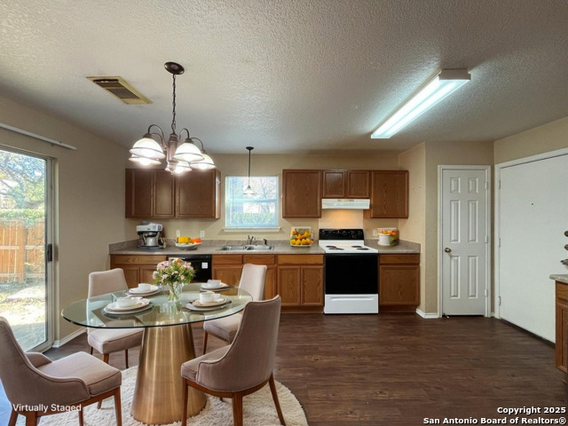 Image 4 of 44 For 329 Agency Oaks