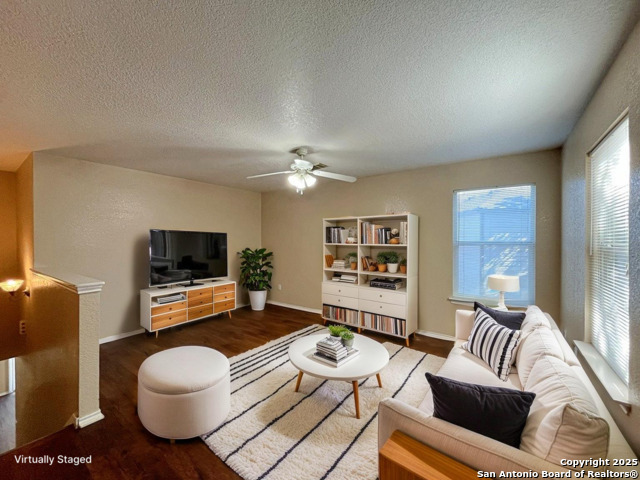 Image 7 of 44 For 329 Agency Oaks