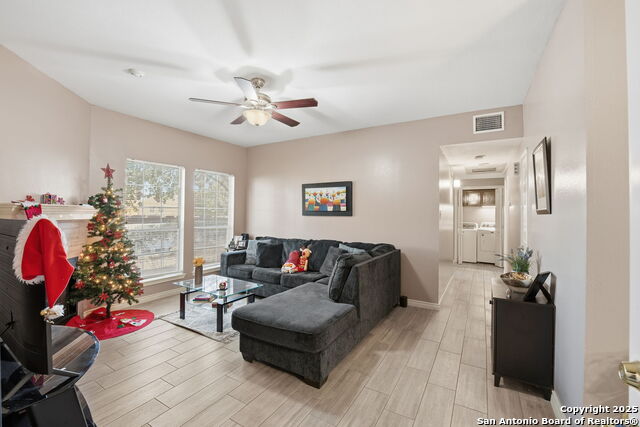 Image 11 of 34 For 8655 Datapoint Dr  505