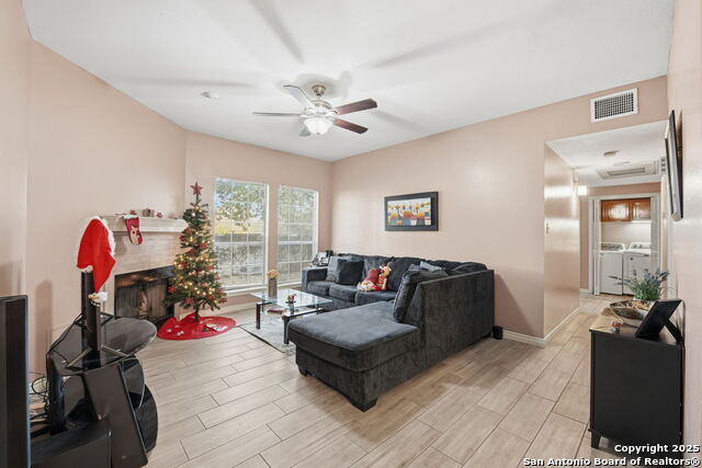 Image 2 of 34 For 8655 Datapoint Dr  505