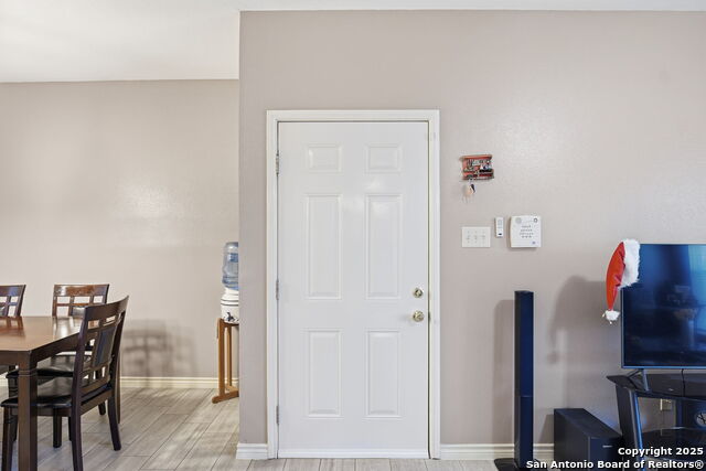 Image 8 of 34 For 8655 Datapoint Dr  505