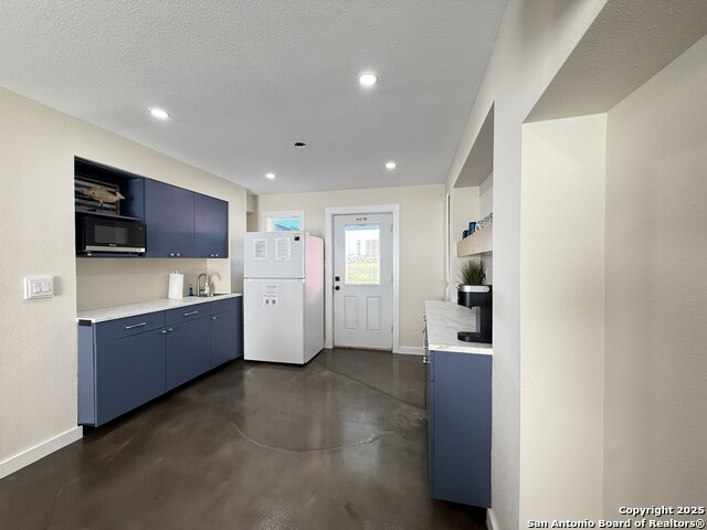 Image 32 of 41 For 6877 State Highway 361 30