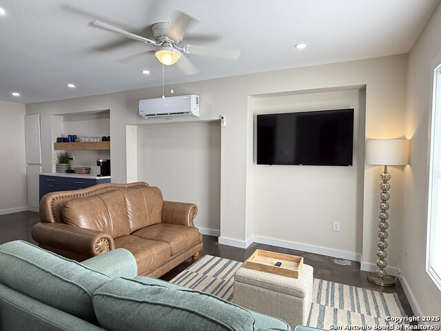 Image 40 of 41 For 6877 State Highway 361 30