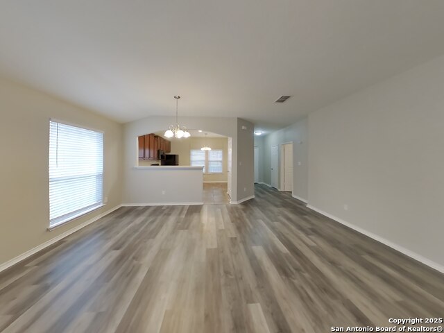 Image 3 of 17 For 9039 Thomas York