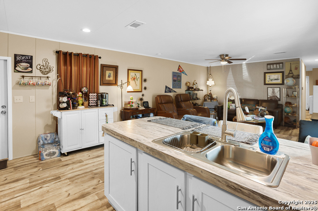 Image 10 of 19 For 570 Pr 1523  