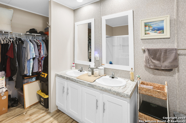 Image 15 of 19 For 570 Pr 1523  