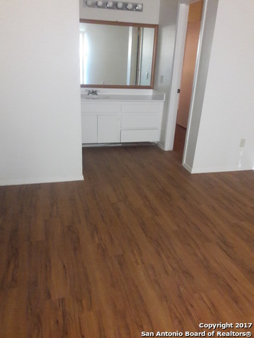 Image 8 of 19 For 13202 Larkwalk Dr.