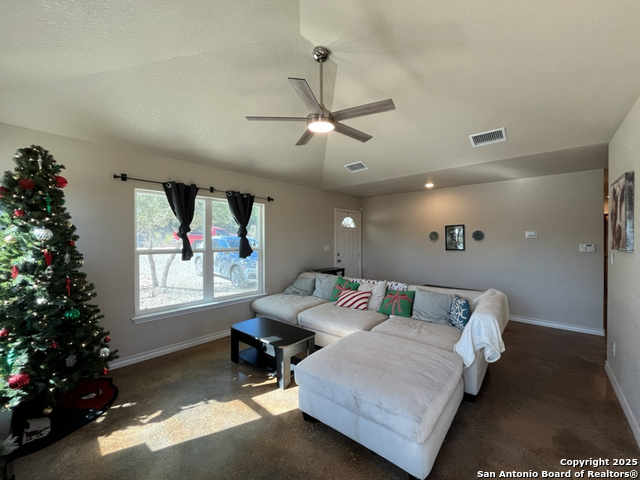 Image 4 of 31 For 2708 Golf Dr