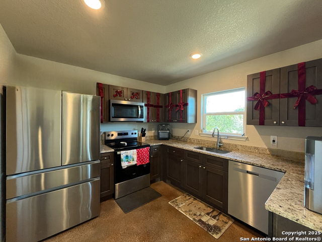 Image 8 of 31 For 2708 Golf Dr