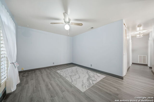 Image 4 of 24 For 6022 Castle View Drive