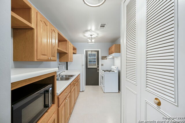 Image 7 of 24 For 6022 Castle View Drive