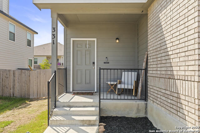 Image 4 of 32 For 331 Saddle Dawn