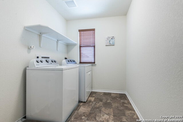 Image 7 of 25 For 1402 Bluejay Court