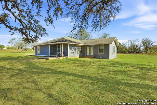 Details for 100 Meadow Lake, Seguin, TX 78155